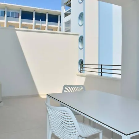 Διαμέρισμα Homely Bright Flat On The Shores Of *