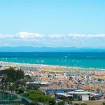 Homely Bright Flat On The Shores Of Appartamento