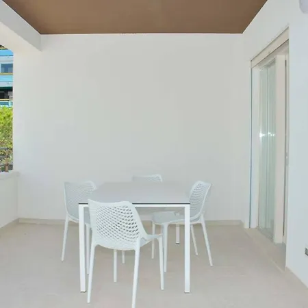 Homely Bright Flat On The Shores Of *