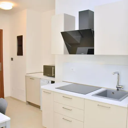 Apartment Homely Bright Flat On The Shores Of