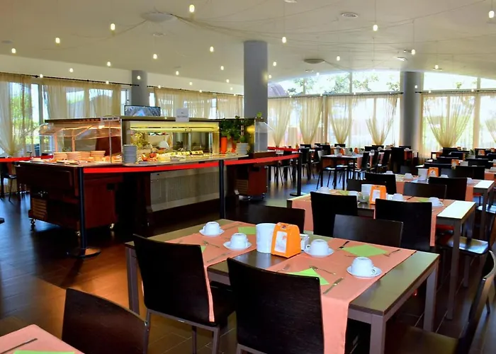 Apartmán Homely Bright Flat On The Shores Of *